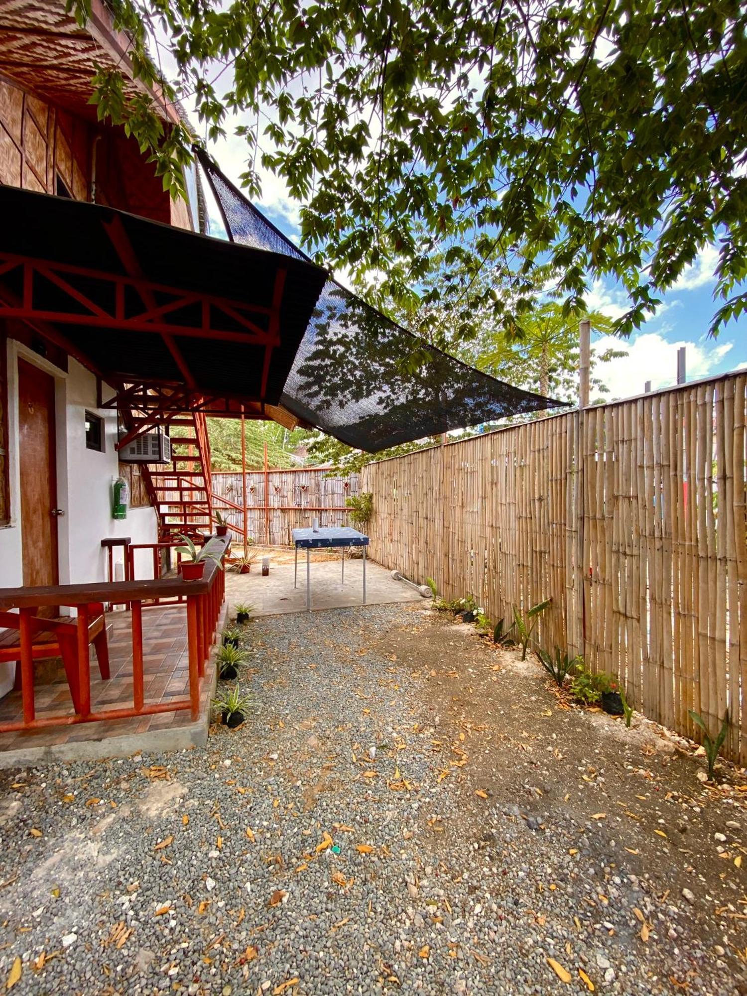 Moalboal Panagsama Beach Topbudz Hostel Exteriör bild